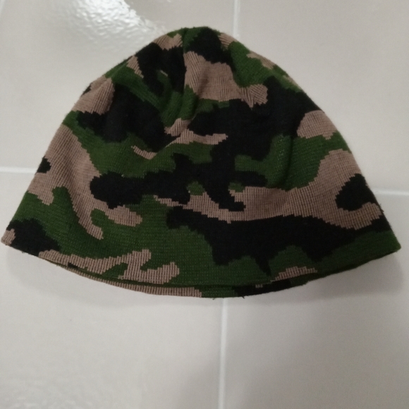 Pittsburgh Steelers Toboggan & Beanie - Picture 3 of 6